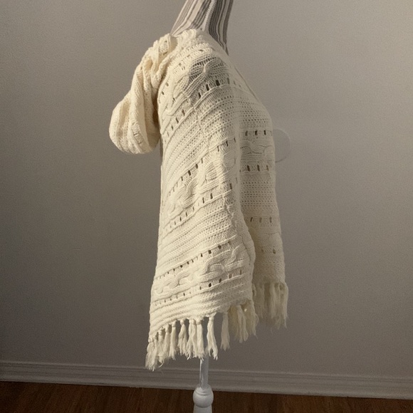 Poncho Sweeter - Picture 2 of 8